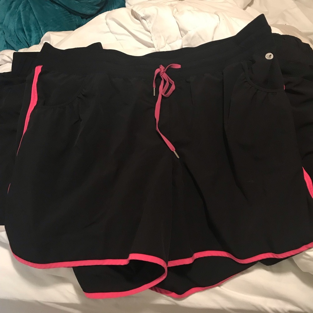 Set of 3 Women’s Plus Active Shorts 22/24